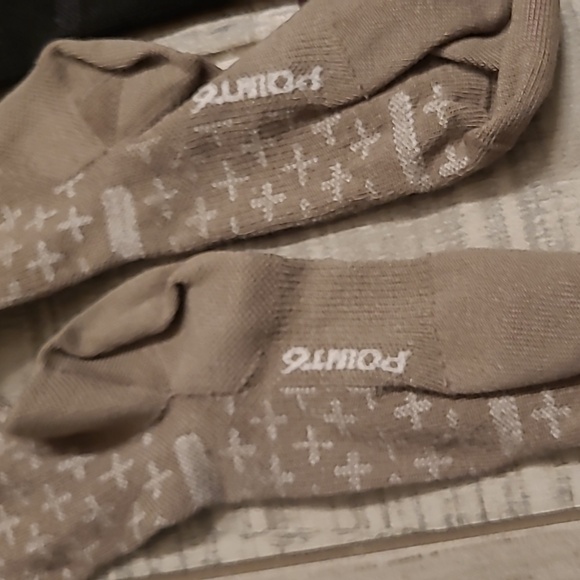 2 pair of Point 6 wool socks - Picture 2 of 8